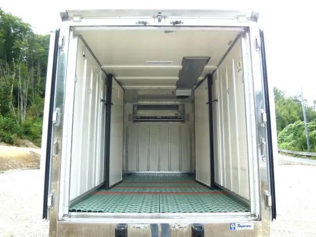 いすゞ エルフ 2RG-NLR88AN(2WD)の写真12