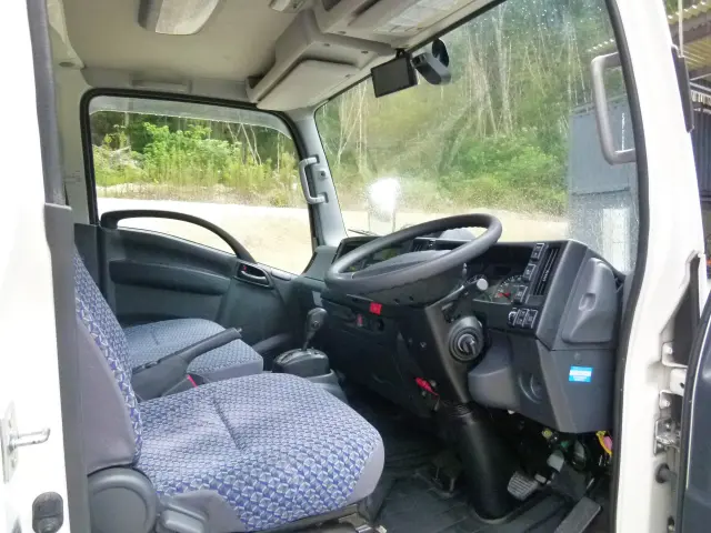 いすゞ エルフ 2RG-NLR88AN(2WD)の写真25