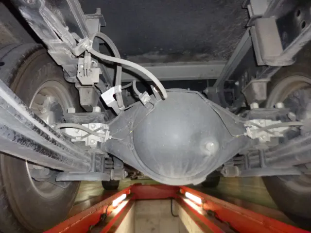 いすゞ エルフ 2RG-NLR88AN(2WD)の写真32