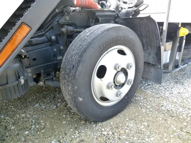 いすゞ エルフ 2RG-NLR88AN(2WD)の写真37