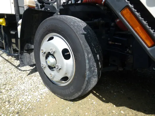 いすゞ エルフ 2RG-NLR88AN(2WD)の写真38