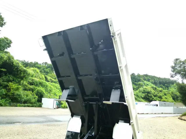 三菱 キャンター 2RG-FBA60(2WD)の写真17