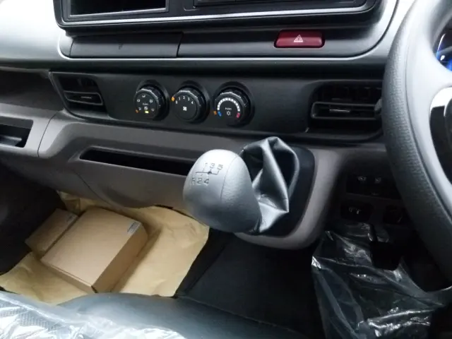 三菱 キャンター 2RG-FBA60(2WD)の写真29