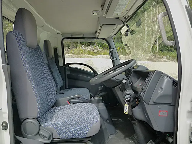 いすゞ エルフ 2RG-NPR88YN(2WD)の写真23