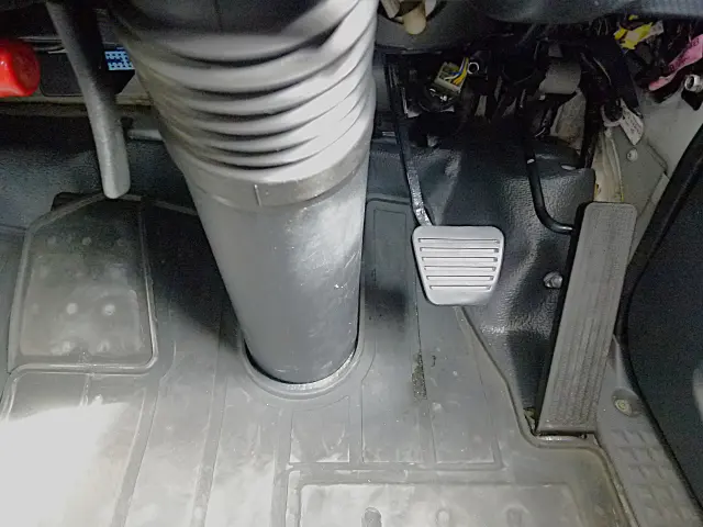 いすゞ エルフ 2RG-NPR88YN(2WD)の写真27