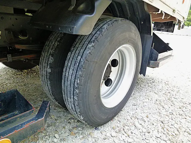 いすゞ エルフ 2RG-NPR88YN(2WD)の写真37