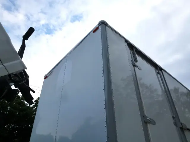 いすゞ エルフ 2RG-NLR88AN(2WD)の写真8