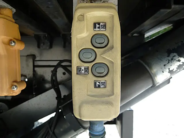 いすゞ エルフ 2RG-NLR88AN(2WD)の写真20