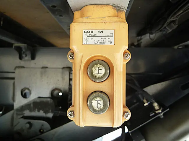 いすゞ エルフ 2RG-NLR88AN(2WD)の写真21