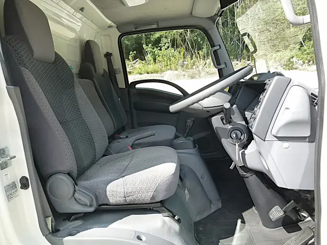 いすゞ エルフ 2RG-NLR88AN(2WD)の写真28