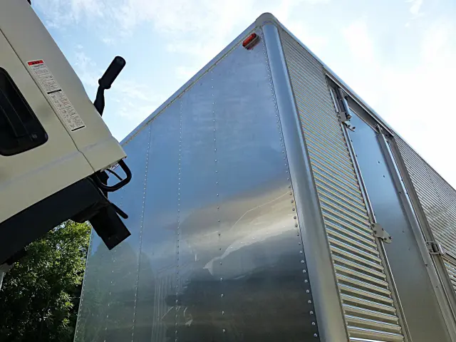 いすゞ エルフ 2RG-NPR88AN(2WD)の写真8