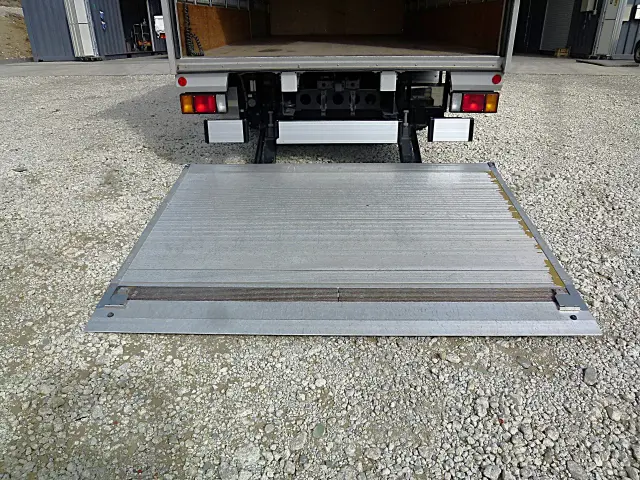 いすゞ エルフ 2RG-NPR88AN(2WD)の写真18