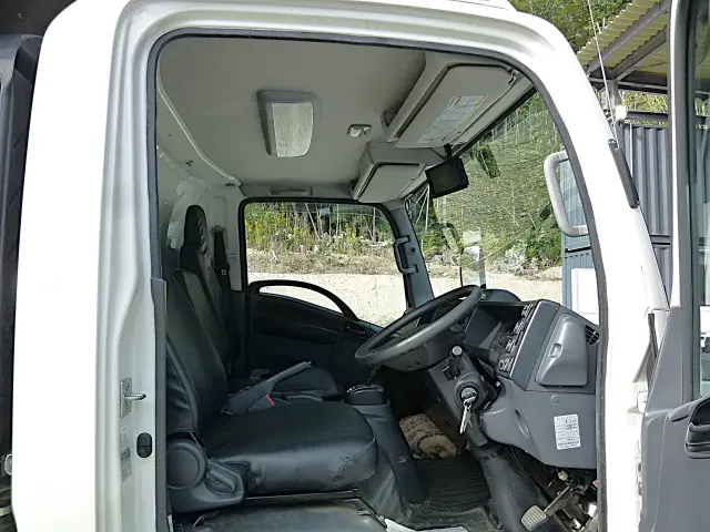 いすゞ エルフ 2RG-NPR88AN(2WD)の写真26