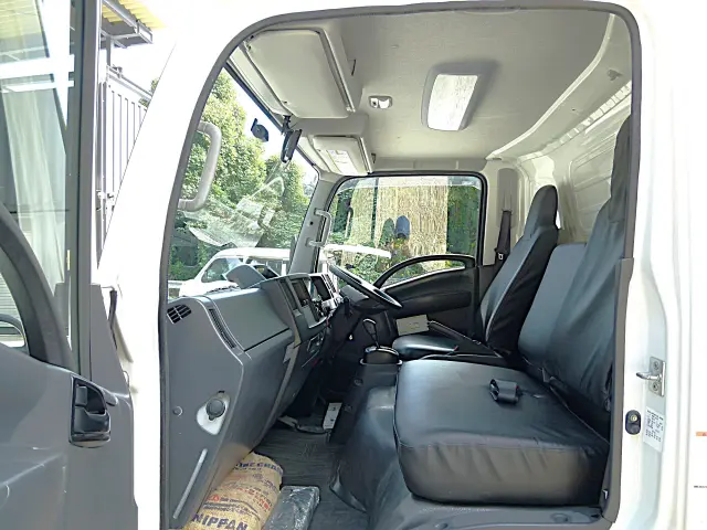 いすゞ エルフ 2RG-NPR88AN(2WD)の写真31