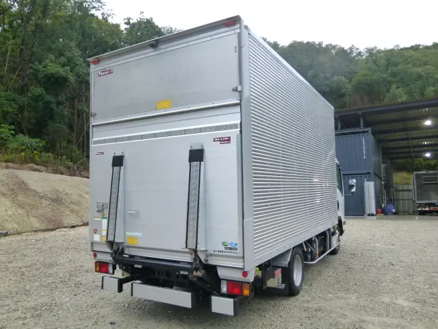 車両寸法/長6,680×幅2,210×高3,320(㎜)|いすゞ エルフ 2RG-NPR88AN(2WD)の写真4