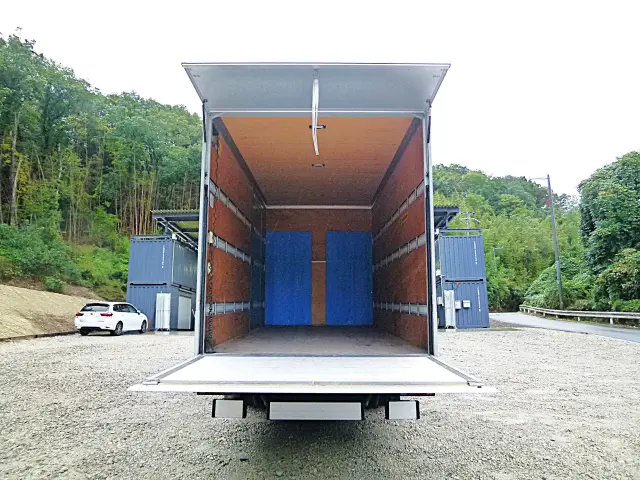 いすゞ エルフ 2RG-NPR88AN(2WD)の写真9