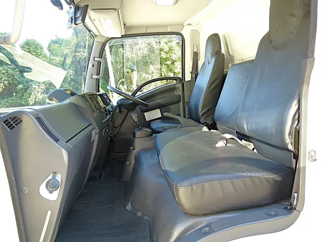 いすゞ エルフ 2RG-NPR88AN(2WD)の写真29