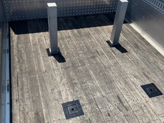 いすゞ フォワード 2RG-FRR90S2(2WD)の写真8