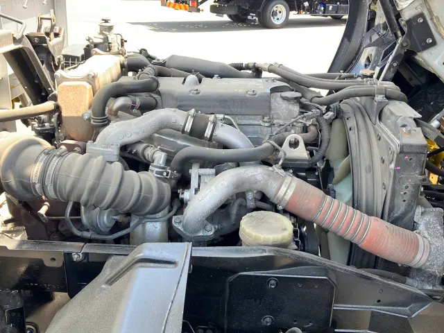 いすゞ フォワード 2RG-FRR90S2(2WD)の写真15