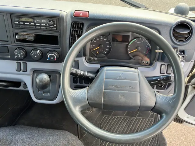 三菱 キャンター TPG-FBA00(2WD)の写真18