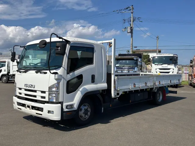いすゞ フォワード TKG-FRR90T2(2WD)の写真1