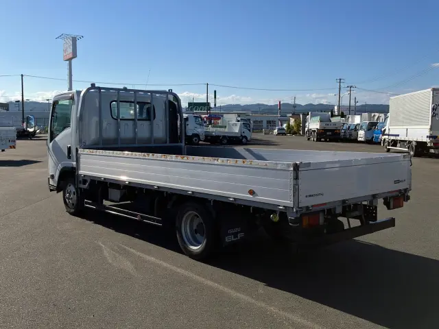 いすゞ エルフ TPG-NPR85AR(2WD)の写真4