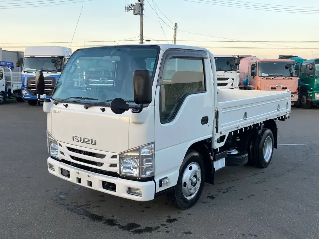 いすゞ エルフ 2RG-NKR88A(2WD)の写真1