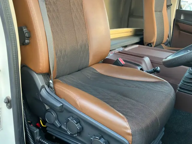 日野 レンジャー 2PG-FE2ACG(2WD)の写真17