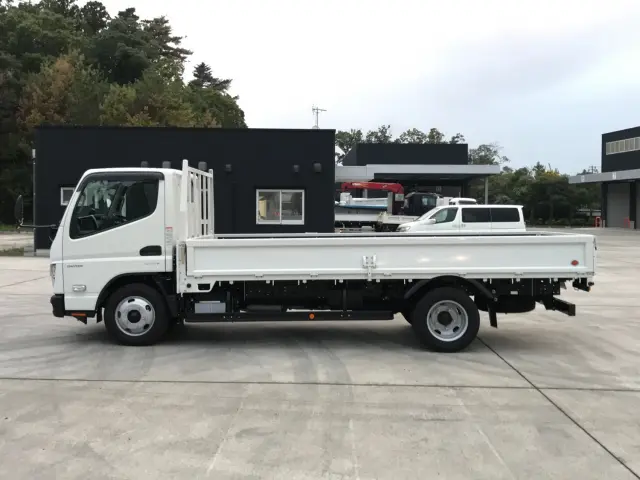 三菱 キャンター 2RG-FEAV0(2WD)の写真5