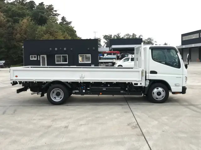 三菱 キャンター 2RG-FEAV0(2WD)の写真6