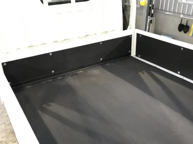 三菱 キャンター 2RG-FEAV0(2WD)の写真9