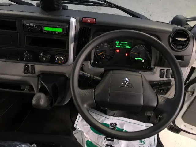 三菱 キャンター 2RG-FEAV0(2WD)の写真19