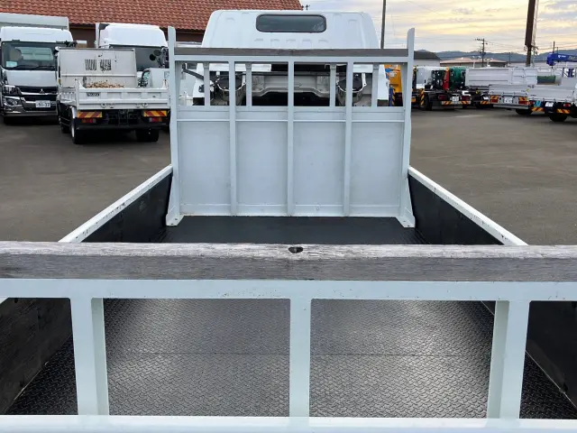 三菱 キャンター TPG-FEA50(2WD)の写真8