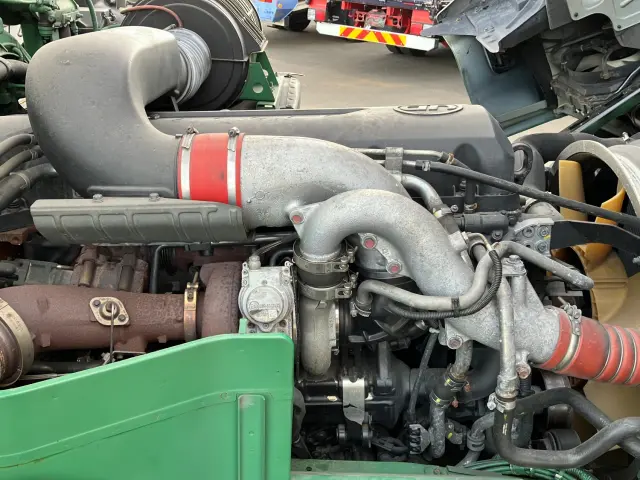 UD クオン QPG-CG5ZA(8x4)の写真16