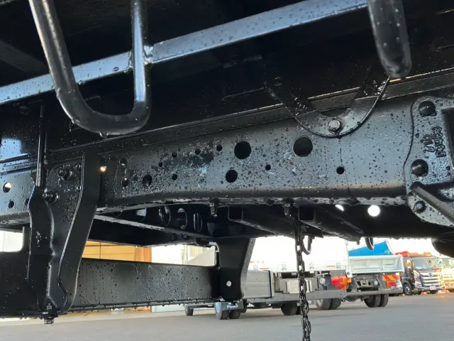 いすゞ エルフ TRG-NMR85AN(2WD)の写真12