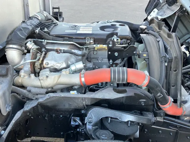 いすゞ エルフ TRG-NMR85AN(2WD)の写真15