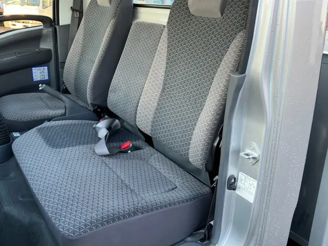 いすゞ エルフ TRG-NMR85AN(2WD)の写真17