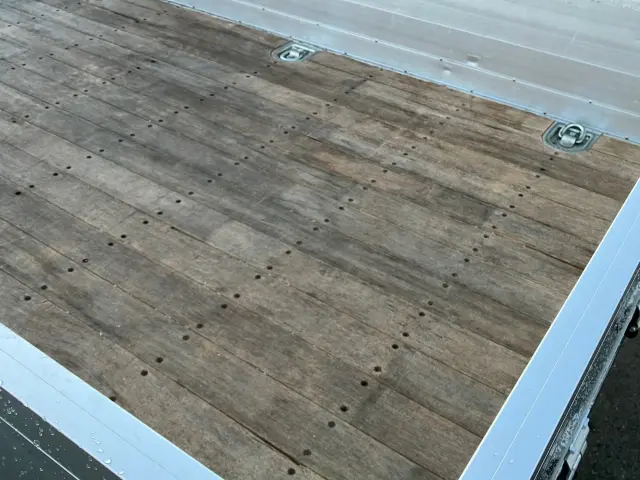 三菱 キャンター TPG-FEA50(2WD)の写真10