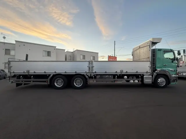 日野 プロフィア QKG-FS1EZBJ(6x4)の写真6