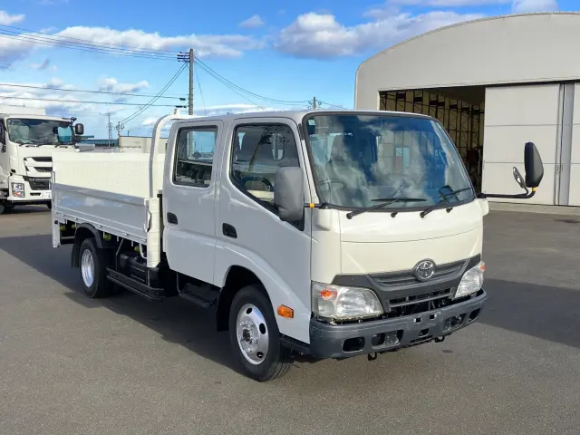 トヨタ ダイナ TKG-XZU695(4WD)の写真2