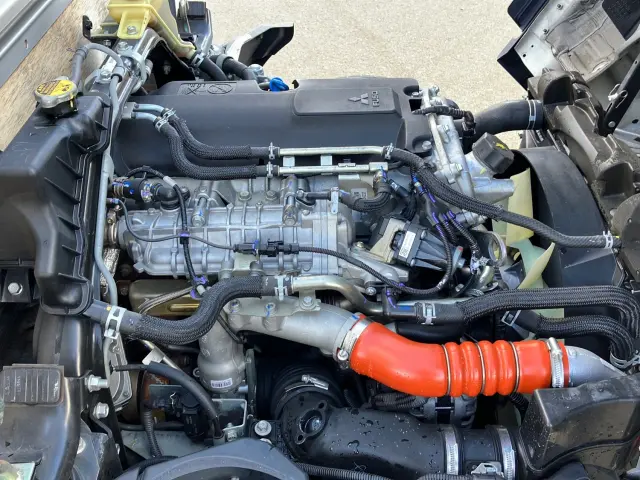 三菱 キャンター 2RG-FBA20(2WD)の写真16