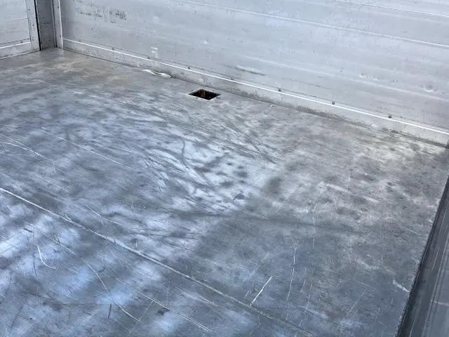 いすゞ フォワード TKG-FRR90S1(2WD)の写真11