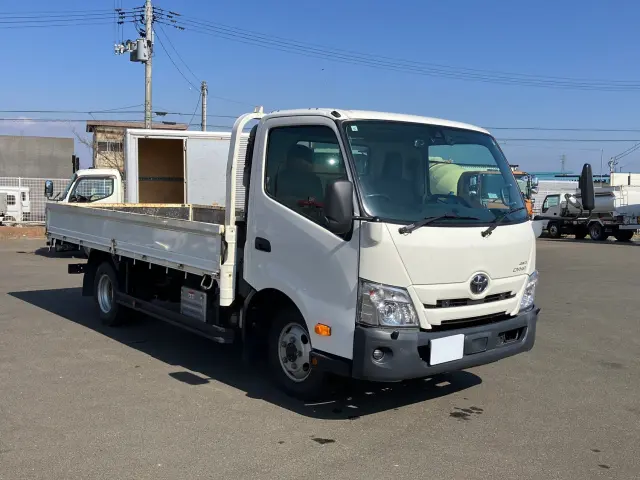 トヨタ ダイナ 2KG-XZU775(4WD)の写真2