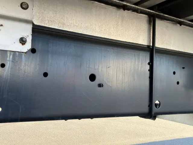 いすゞ ギガ QKG-CYL77B(6x2)の写真12