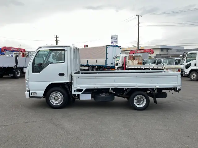 いすゞ エルフ TRG-NHR85A(2WD)の写真5