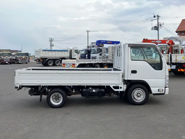 いすゞ エルフ TRG-NHR85A(2WD)の写真6