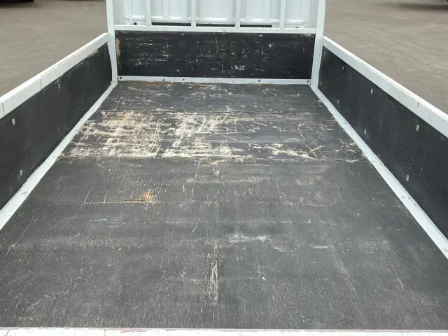 いすゞ エルフ TRG-NHR85A(2WD)の写真7