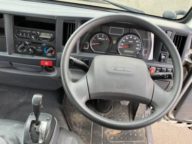 いすゞ エルフ TRG-NHR85A(2WD)の写真18