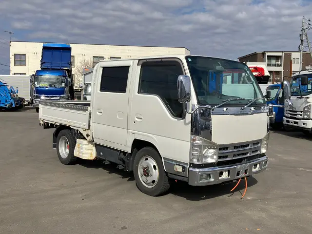 いすゞ エルフ TKG-NJS85A(4WD)の写真2