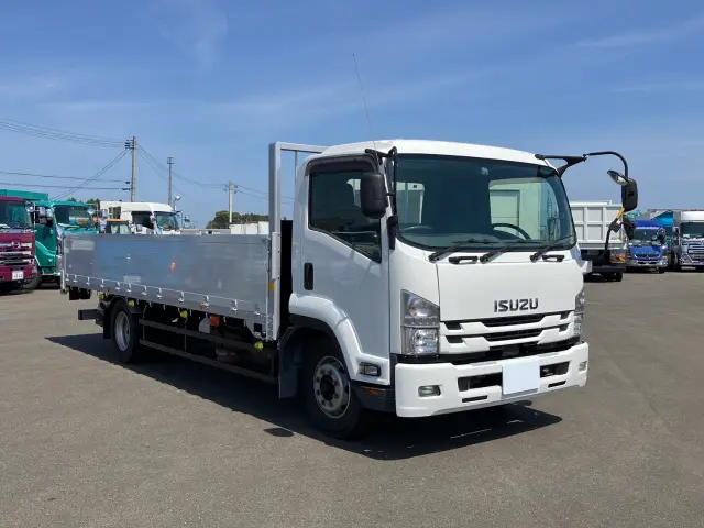 いすゞ フォワード 2RG-FTR90V2(2WD)の写真2